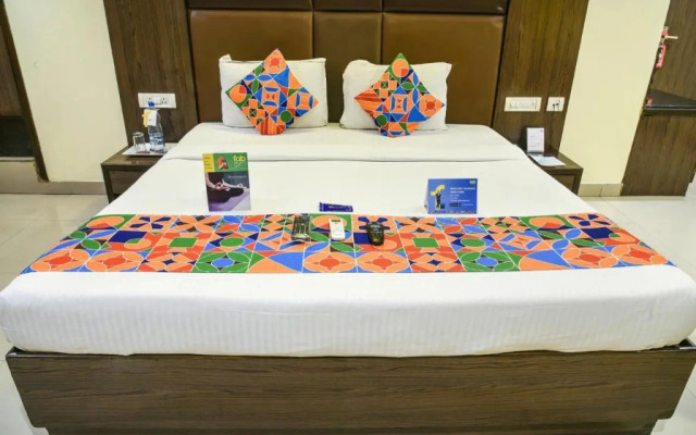 OYO 6648 Hotel Royal Residency