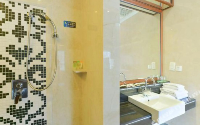Zhujiang Crystal Hotel