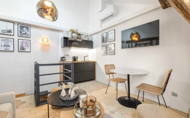 Amazing Historical Parisien Loft Next TO Louvre Area ! 6