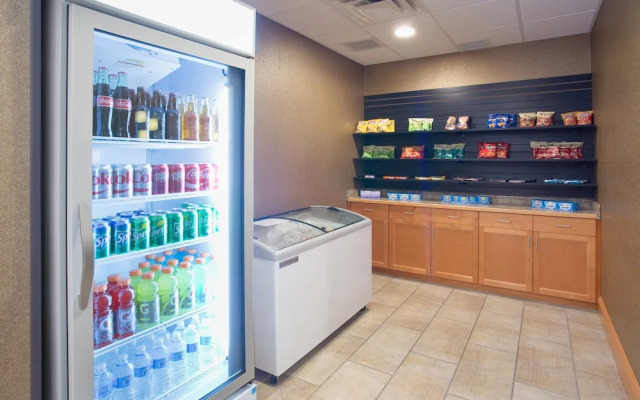 Holiday Inn Express Hotel & Suites Truth