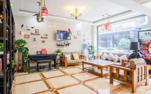 Cocoa Hotel (Emeishan Baoguo Temple)