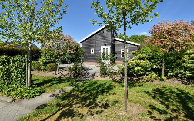 Alluring holiday home in Eerbeek with large garden