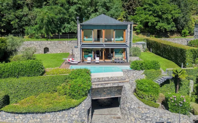 Villa Infinity by Rent all Como