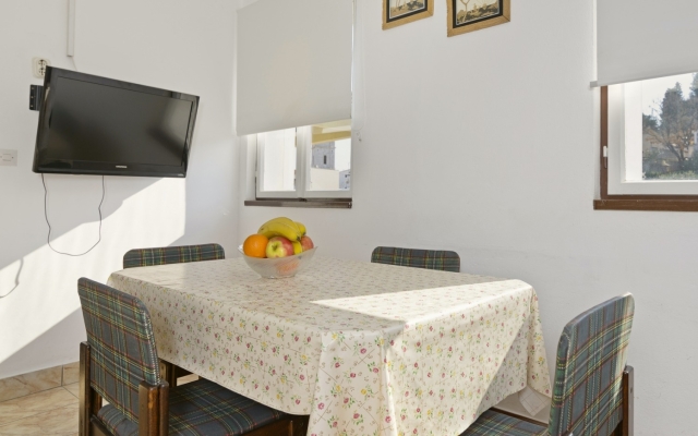 Apartment Ive - with sea view: A2 Tisno, Island Murter