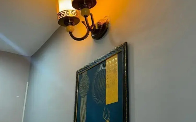 The FarmHouse Cafe & Lounge