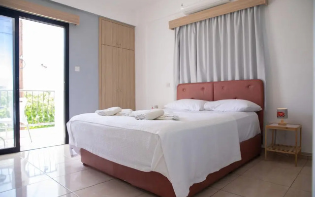Valentina Coastal Suites in Central Paphos 3