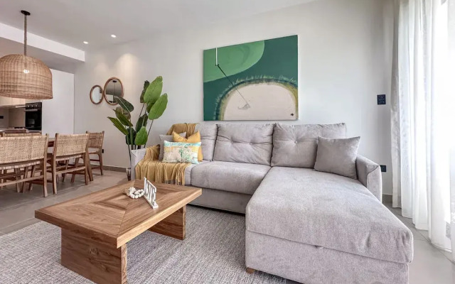 Spectacular Golf Front 3BR Apartment!