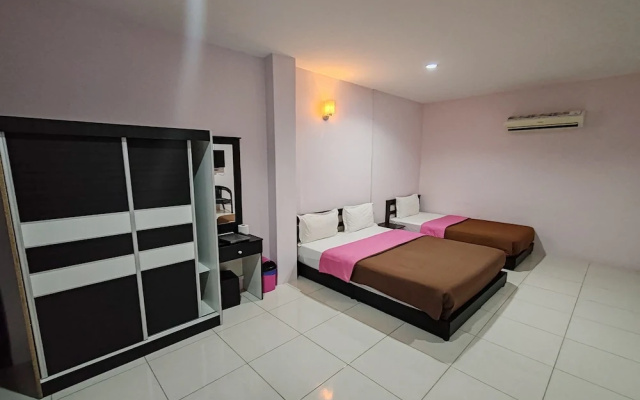Hotel Kuang Hua Sitiawan Near To (UniKL-MIMET)