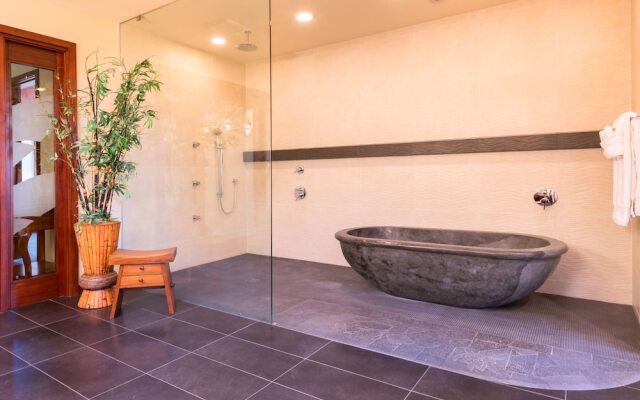 Blue Lagoon 7 Bedrooms 5 Bathrooms Home