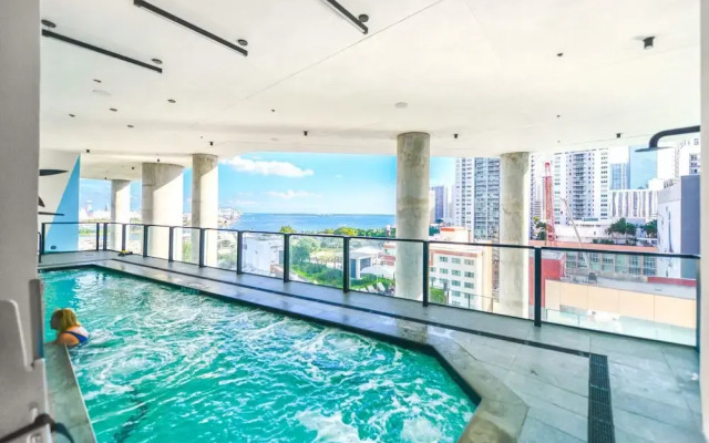 Luxury Studio with City & Bay Views