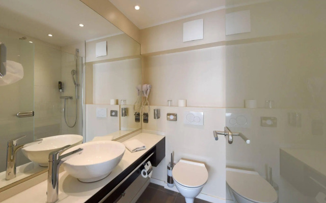 Zi Hotel & Lounge