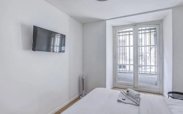 Stunning 3BR Home in the Heart of 10th Arr. Paris!