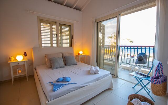 Artisan No 6 First Line Seafront villa