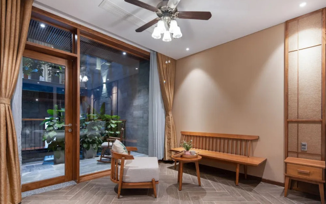 Vernalhome Boutique Danang Hotel