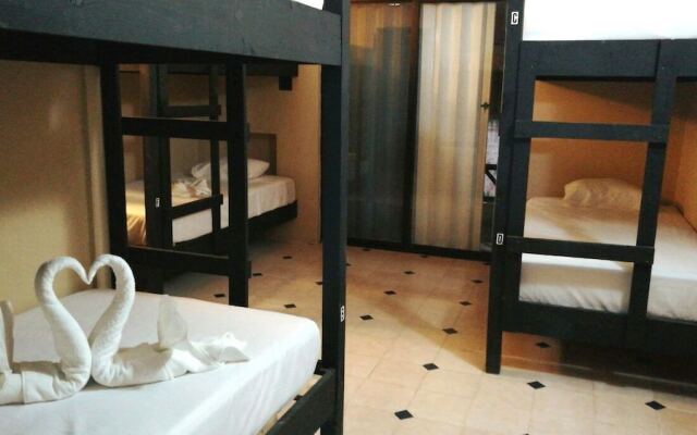 Deja Hostel Suites