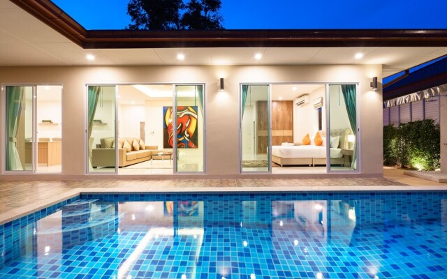 Luxury Pool Villa A18