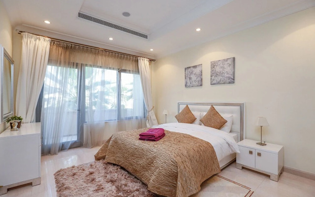 Kennedy Towers - Signature Frond L