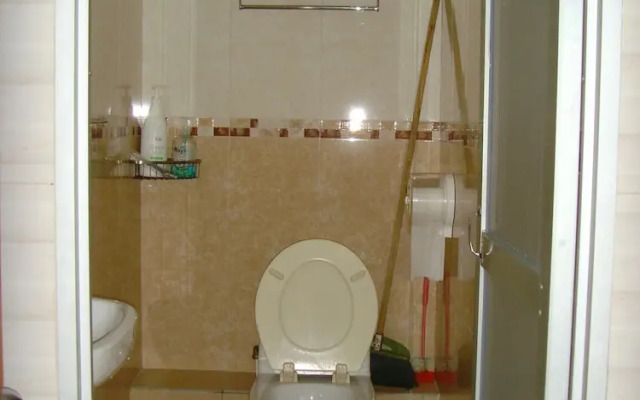 Yue Ka Guest House - 52-54 Argyle Street