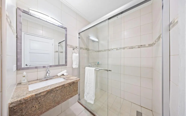Lovely 1br1ba Condo Walk to Beach Pool BBQ