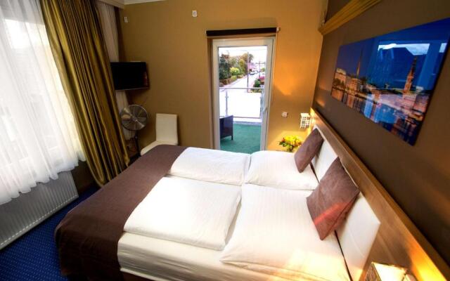 C&S Hotel