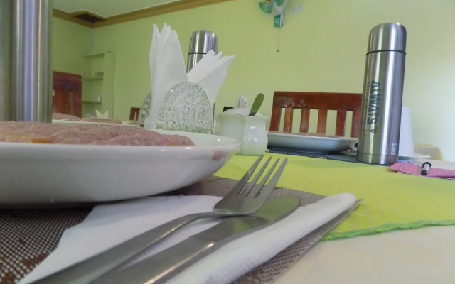 Deluxe Hotel - Ishaka