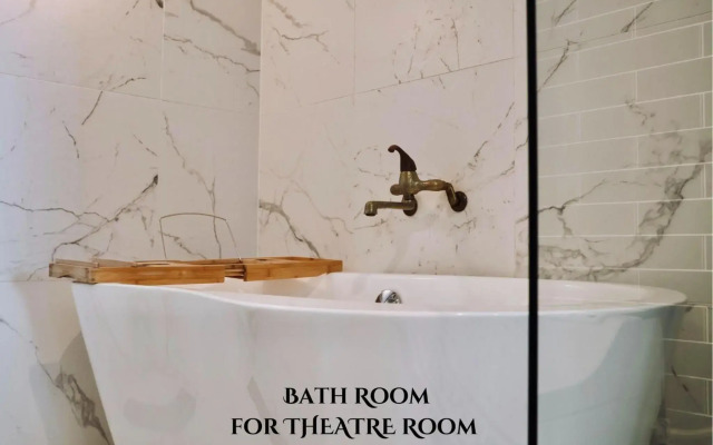 THE Root 2 HOTEL