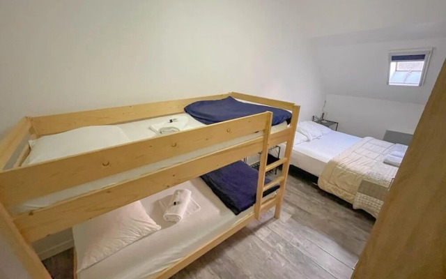 Felicidade Hostel