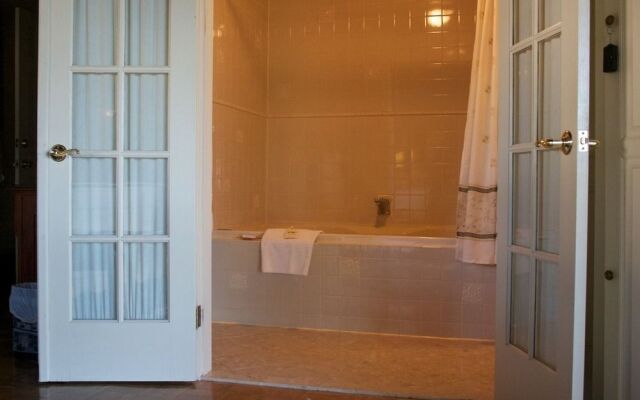 Historic Jacob Hill Inn