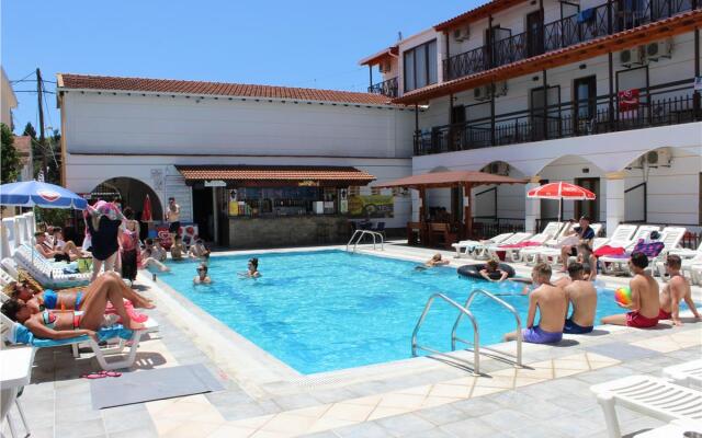 Lefkimi Hotel