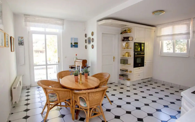 1 Villa Blanck Comfortable Holiday Residence