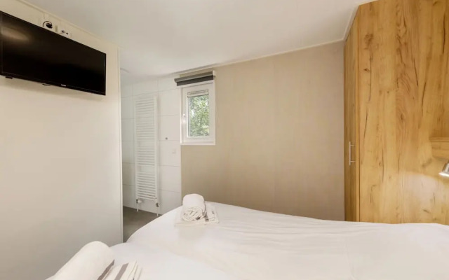 Cozy Chalet Close to the Beach