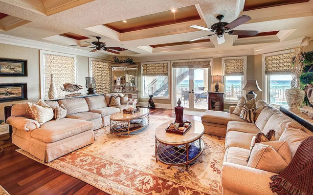 Palazzo Del Mar by RedAwning