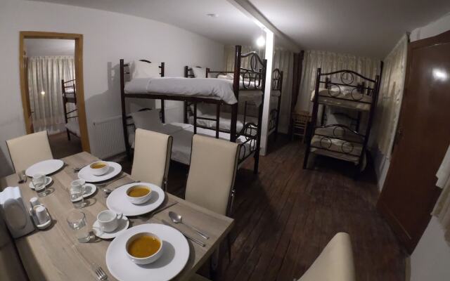 Cave seasons deluxe hotel