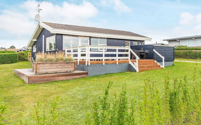 Vibrant Holiday Home in Juelsminde near Sea