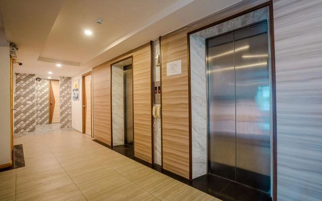 Ht9 Hotel
