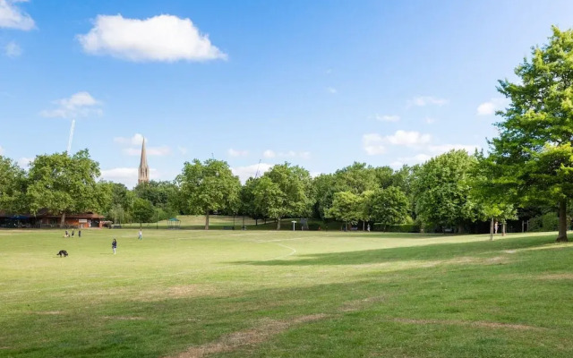 Oakington Road by Onefinestay