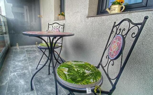 QLoft near Palas Mall by Bassarab