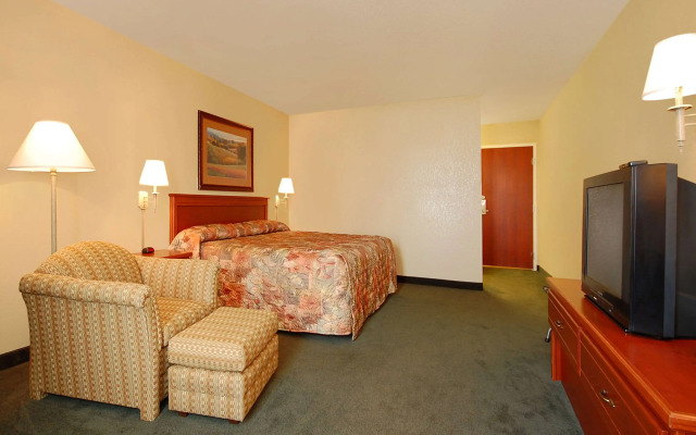 Econo Lodge Inn & Suites Kearney
