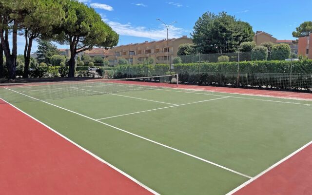 Comfortable Flat by the Pool-beahost