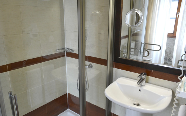 Hotel Alda Bonaval