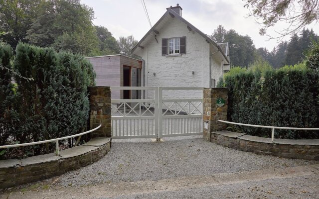 Villa White in Spa With Pool