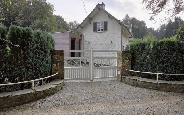 Plushy Holiday Home in Spa With Bubble Bath & Pool