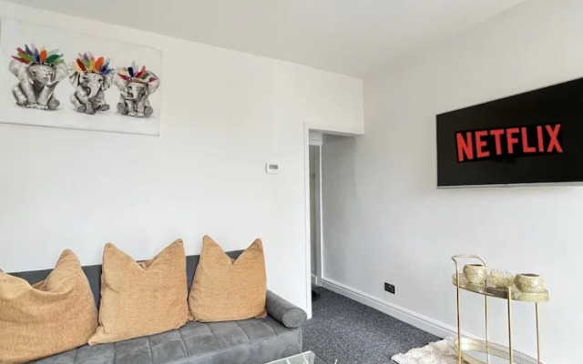 Remarkable 2 bed House in Rochester