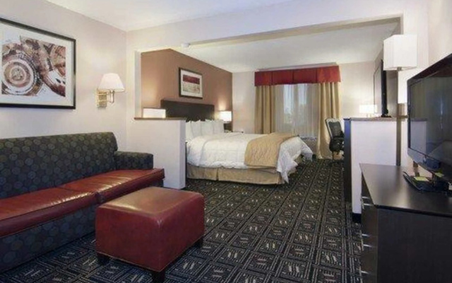 Quality Inn & Suites Mankato East
