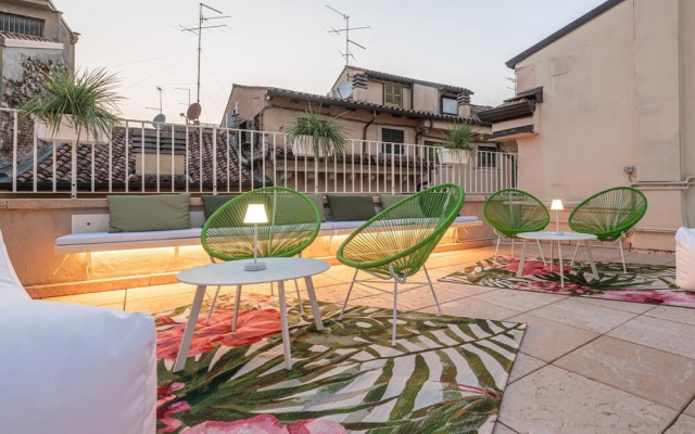 Beautiful Studio Flat With Balcony in Front of Arena