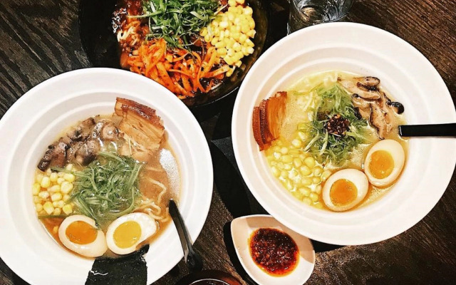 Lyric Chic 1BR Gym Downtown