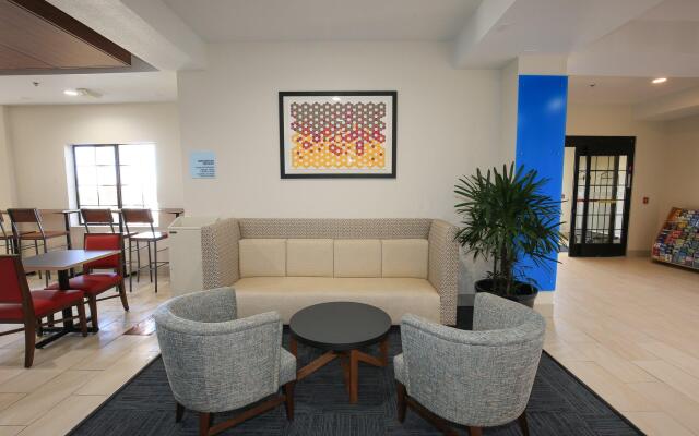 Holiday Inn Express Hotel & Suites Hesperia by IHG