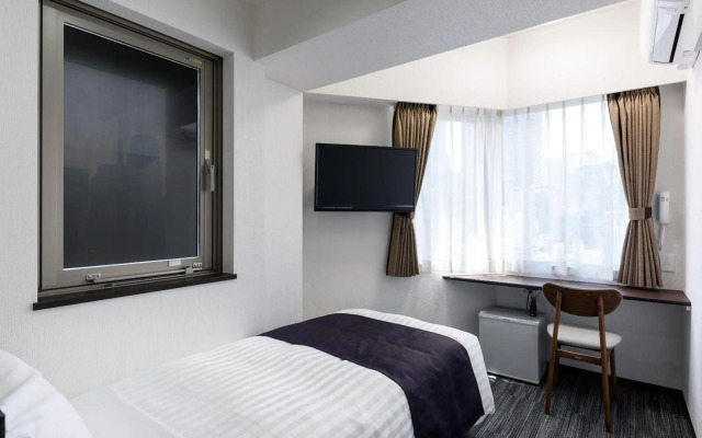 Shimbashi Urban Hotel