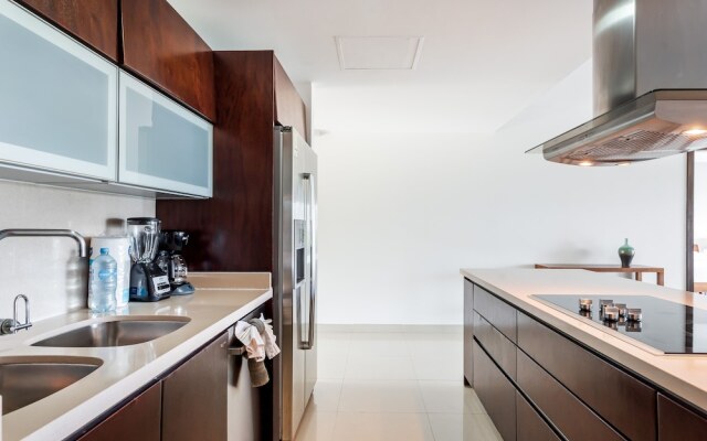 Z Casa Marea 2 Bedroom Condo by Redawning