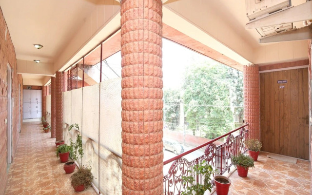 OYO 15710 Hotel Vikrant